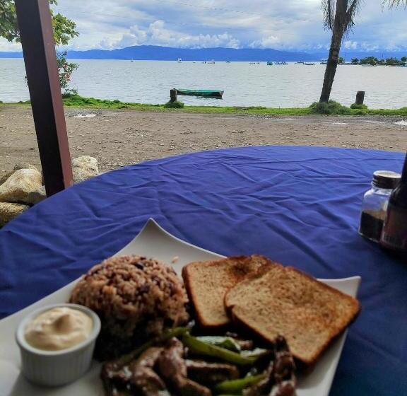 هتل Cabinas Las Palmas