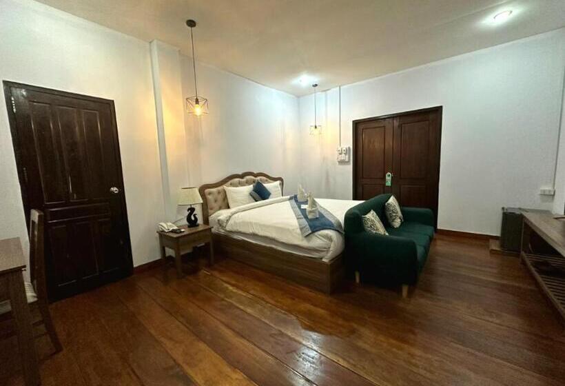 호텔 Champa Inn Resort