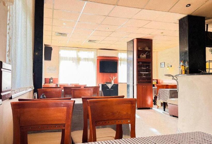 Отель Dezudava Family