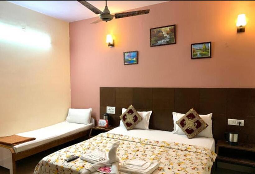 Отель Galaxy Inn