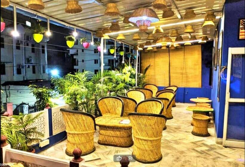 Отель Galaxy Inn