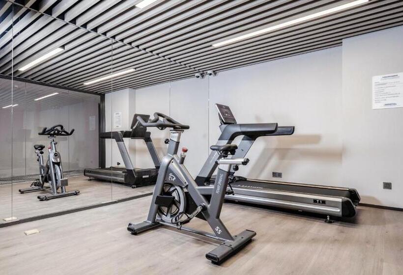 호텔 Holiday Inn Express Shanghai Hongqiao Linkong, An Ihg