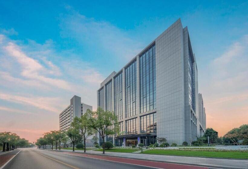 호텔 Holiday Inn Express Shanghai Hongqiao Linkong, An Ihg