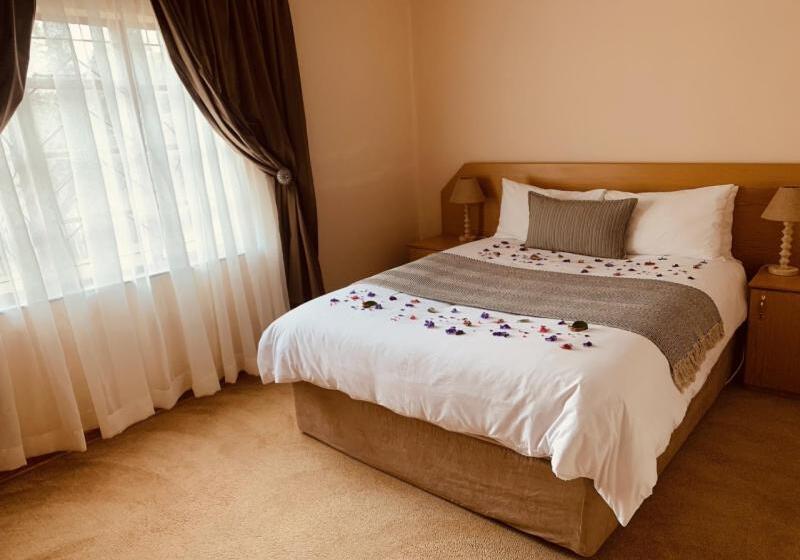 فندق Khutsong Lodge