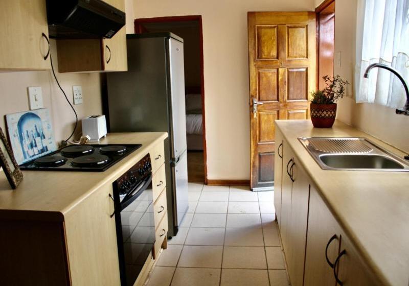 فندق Khutsong Lodge