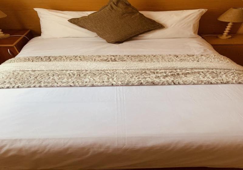 فندق Khutsong Lodge