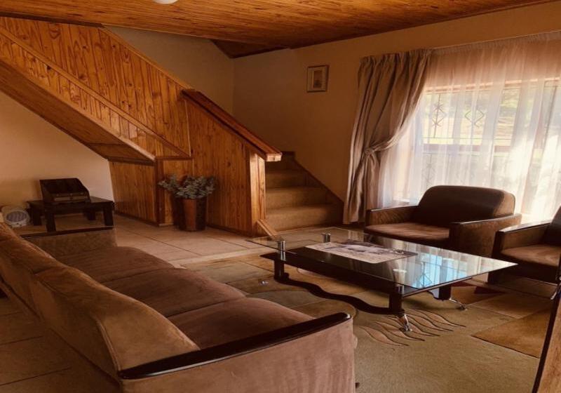 فندق Khutsong Lodge