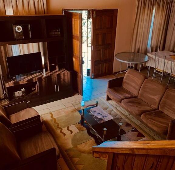 فندق Khutsong Lodge