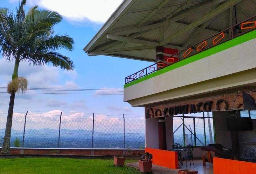 ホテル La Comarca Lodge