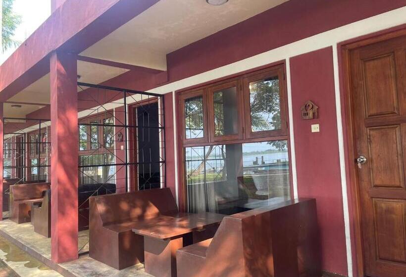 בית מלון כפרי Lake Park