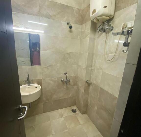 Отель Lifes Callingg