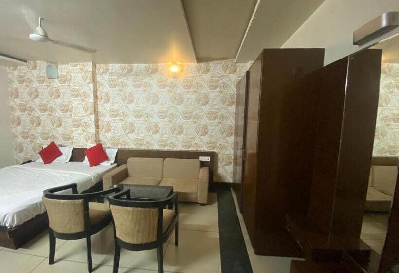 Отель Lifes Callingg