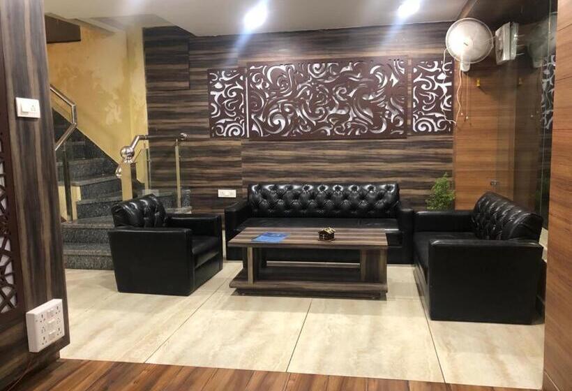 هتل Mcleodganj Inn Yogi