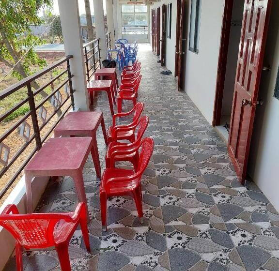 هتل Nhà Nghỉ Việt Thắng