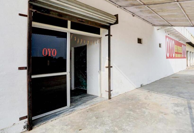 ホテル Oyo New River View