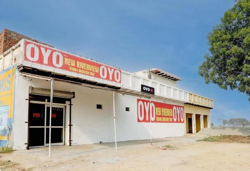 ホテル Oyo New River View