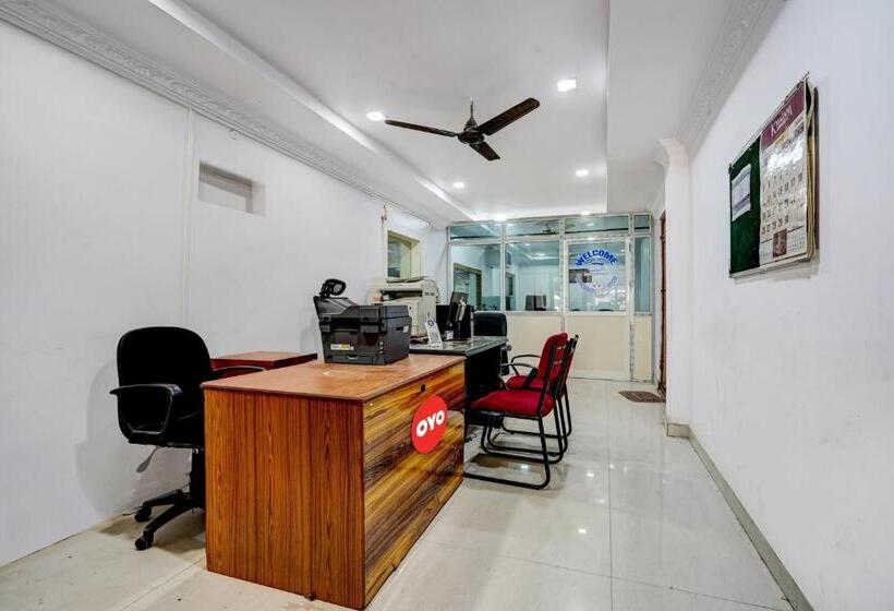 호텔 Oyo Sri Rama Chandra Grand