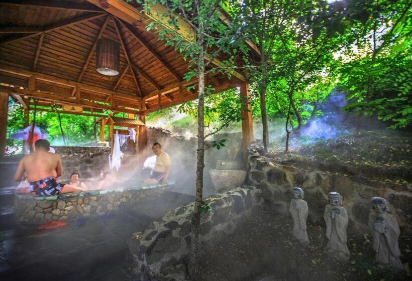 בית מלון כפרי Rainbow Valley Hot Spring