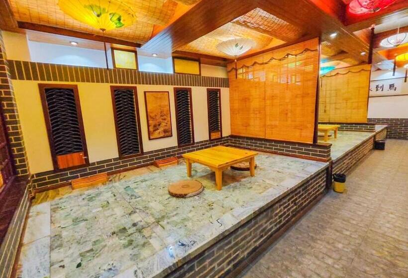 בית מלון כפרי Rainbow Valley Hot Spring