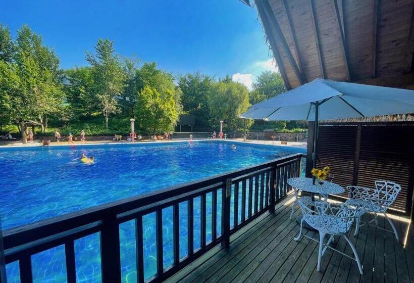 בית מלון כפרי Rainbow Valley Hot Spring