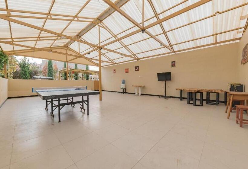 فندق Reddoorz Near Universitas Advent Indonesia