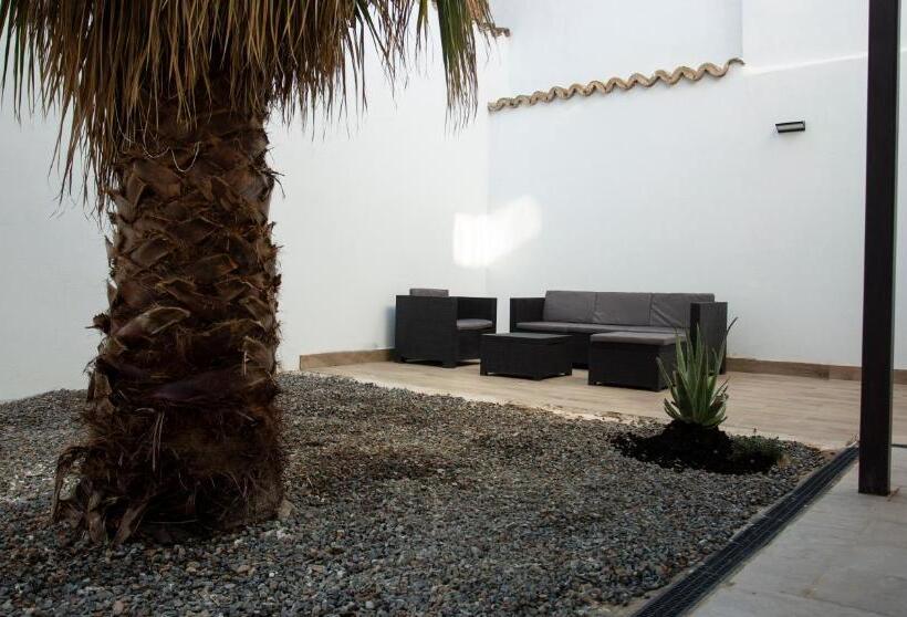 בית מלון כפרי Sgs