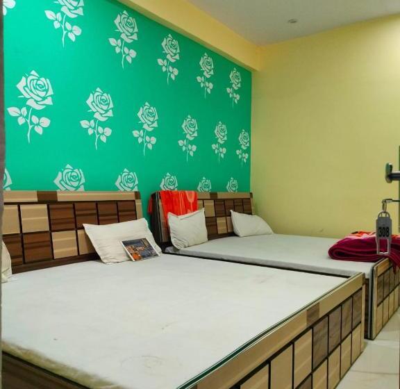 בית מלון כפרי Shiv Shakti