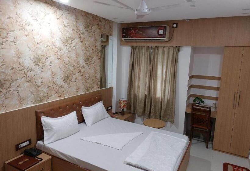 בית מלון כפרי Sunshine & Restaurant