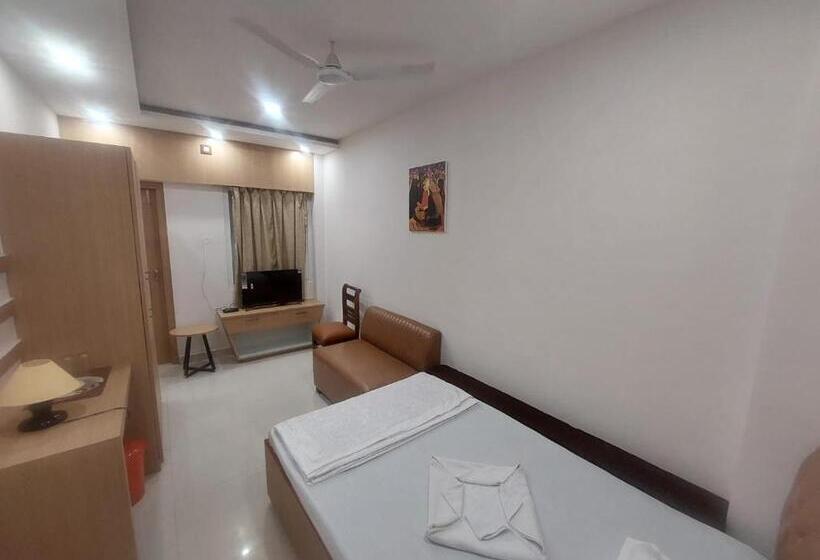 בית מלון כפרי Sunshine & Restaurant