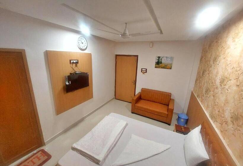 בית מלון כפרי Sunshine & Restaurant