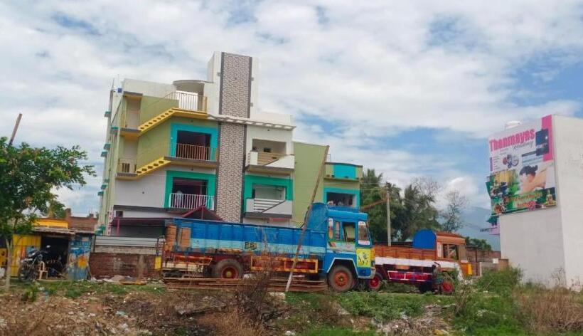 Отель Thanmayas Residency