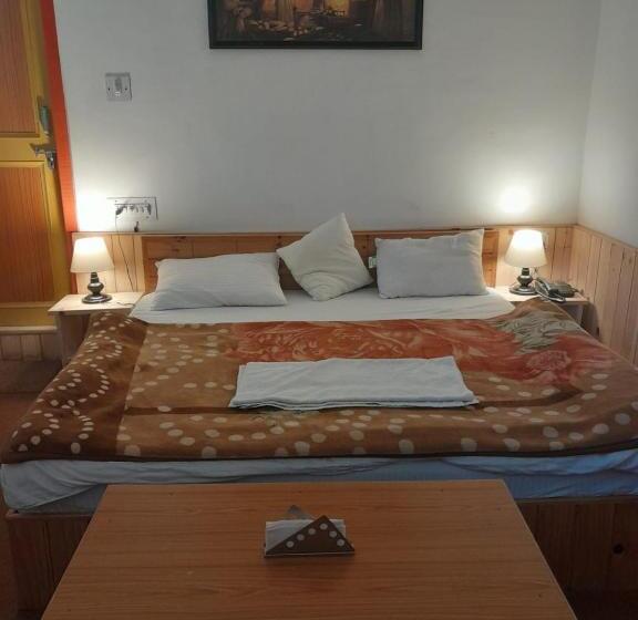 Отель The Claud Inn