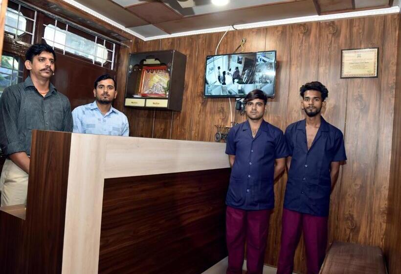 酒店 Unique Palace Room And Restaurant