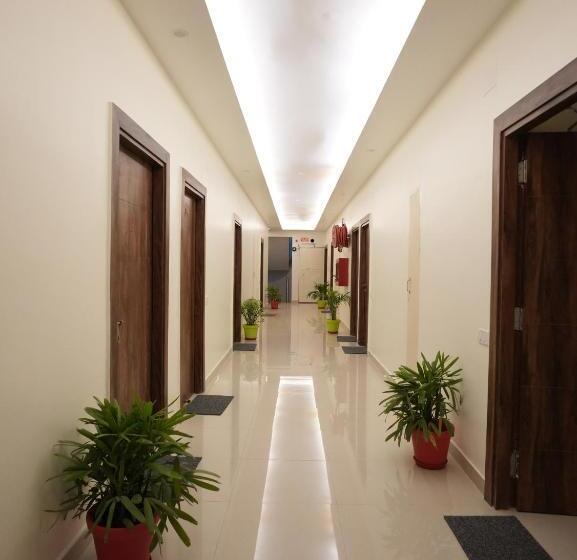 ホテル Vishwanath