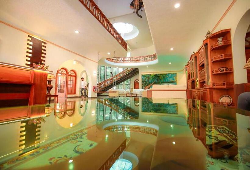 ホテル Wisdom Boutique Resort