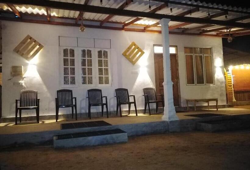 Отель Yellow Breeze Villa