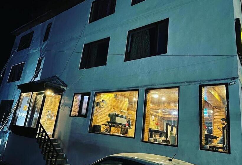 Krystal Hotel Restaurant