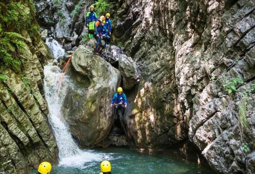 Les Aiguilles De Warens