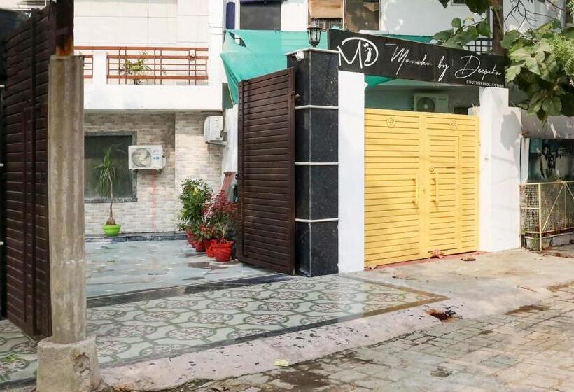 Oyo Flagship Hotel 1090