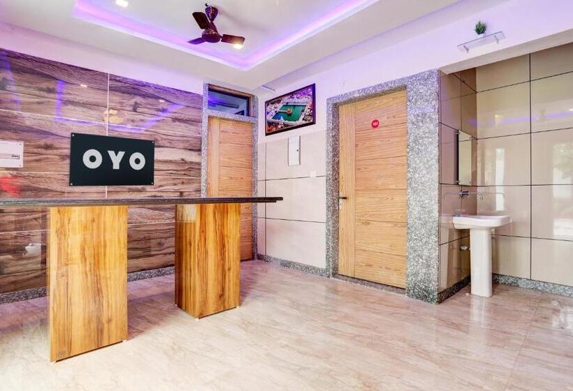 Oyo Flagship Hotel 1090