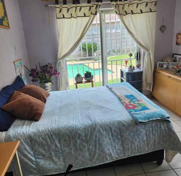 פנסיון Susan Rest And Stay Over Cathy Str, Brackendowns Stays