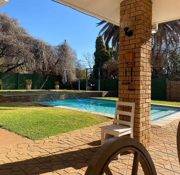 פנסיון 9 Wena Ave Guesthouse