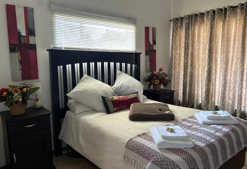 פנסיון 9 Wena Ave Guesthouse