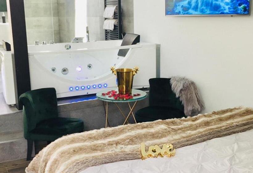 بنسيون Amo Hôtes