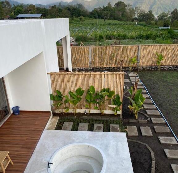 פנסיון Brahmastra Bali Villa