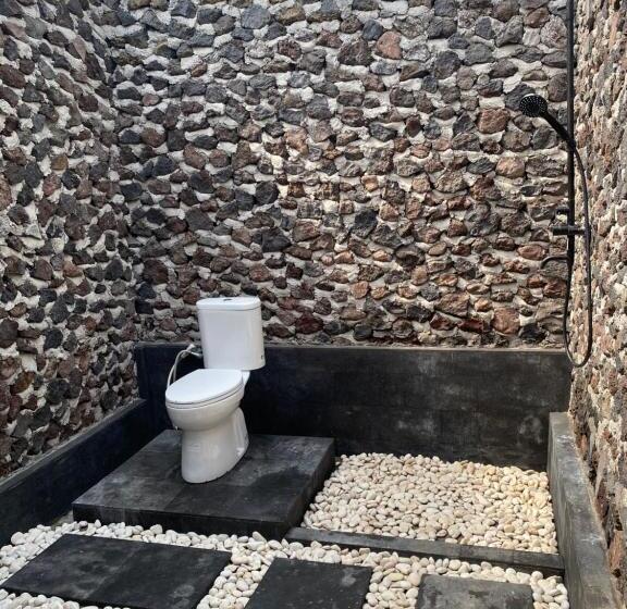 פנסיון Brahmastra Bali Villa