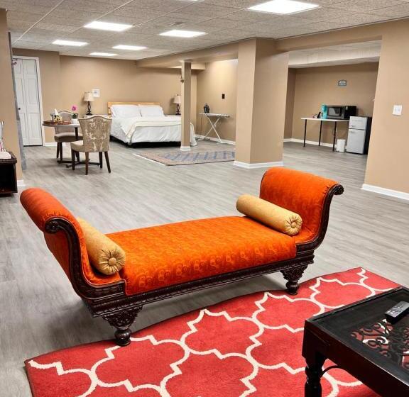 펜션 Charming Canton Guesthouse With Private Entrance & Hot Tub