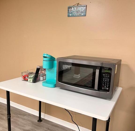 펜션 Charming Canton Guesthouse With Private Entrance & Hot Tub