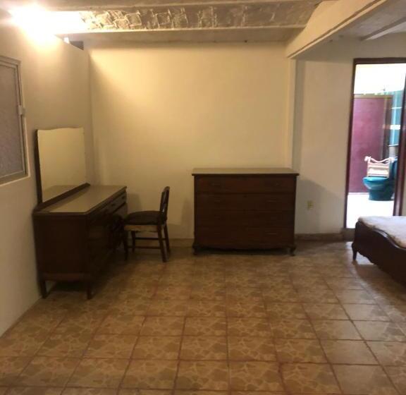 פנסיון Habitacion Cerca Aeropuerto, Arena Vfg. Corredor Industrial, San Jose Del Castillo