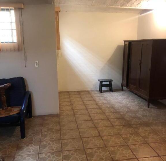 פנסיון Habitacion Cerca Aeropuerto, Arena Vfg. Corredor Industrial, San Jose Del Castillo